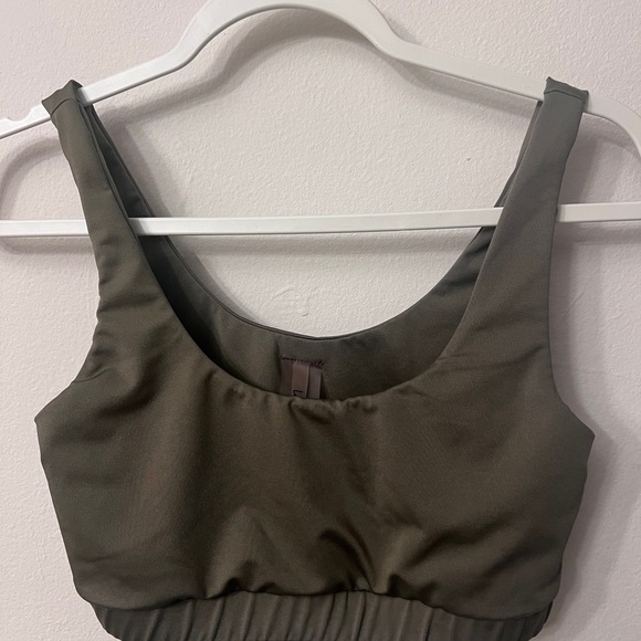 Lulu's Olive Green Crop Top 310 - Picture 1 of 7